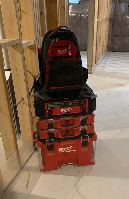 MILWAUKEE 2950-20 M18™ Jobsite Radio + Charger w/ PACKOUT™ Compatibility