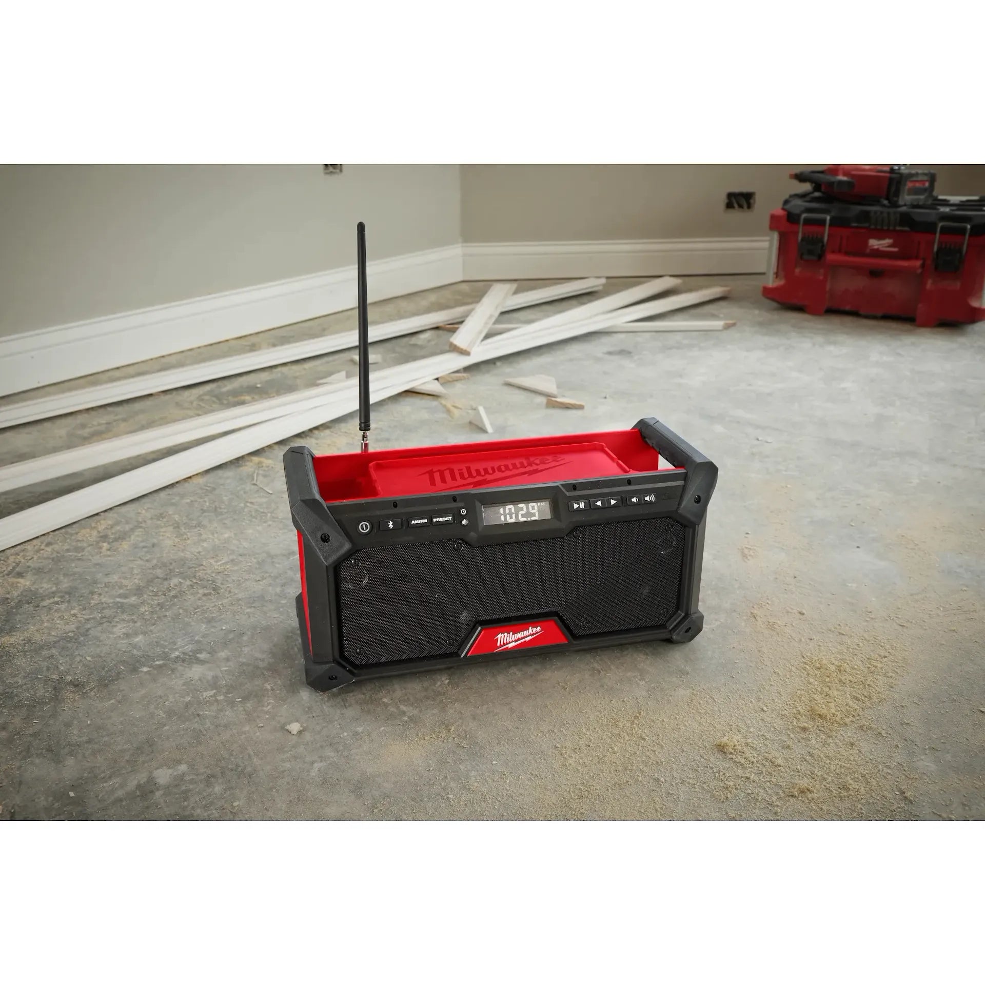 MILWAUKEE 2952-20 M18™ Bluetooth® Jobsite Radio