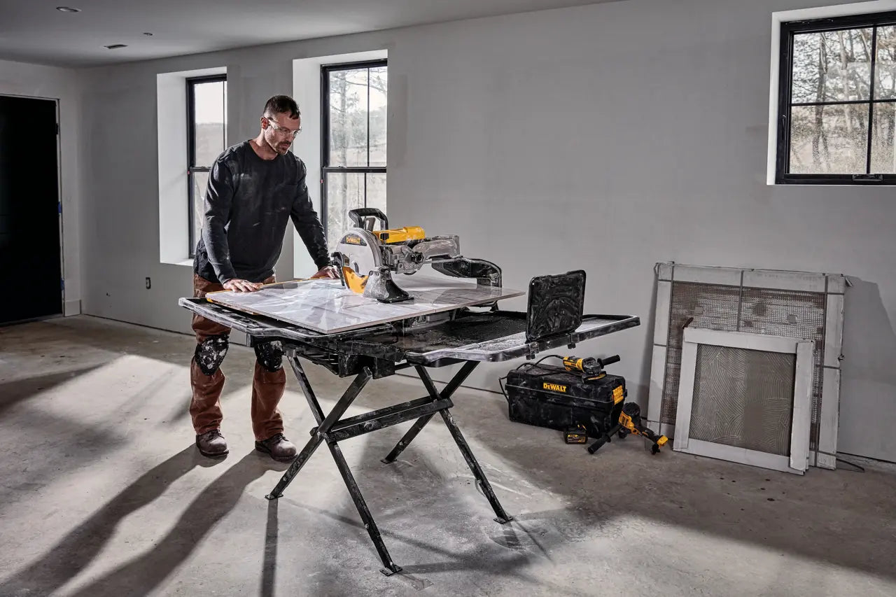 DEWALT D36000S 10-In. High Capacity Wet Tile Saw With Stand