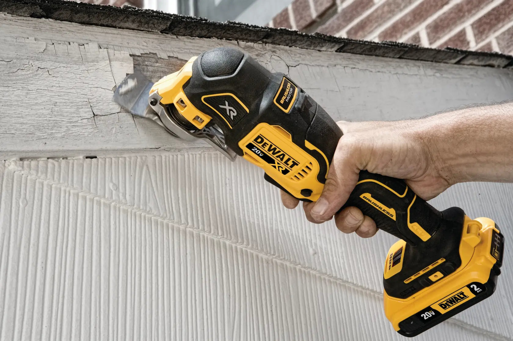 DEWALT DCS356D1 20V MAX* XR® Brushless Cordless 3-Speed Oscillating Multi-Tool Kit (2.0 Ah Battery)