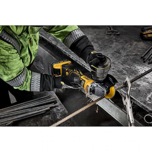 DEWALT DCG410WW1 20V MAX* XR® Brushless Cordless 4-1/2 in. - 5 in. Angle Grinder Kit with XR POWERPACK™ 8.0AH