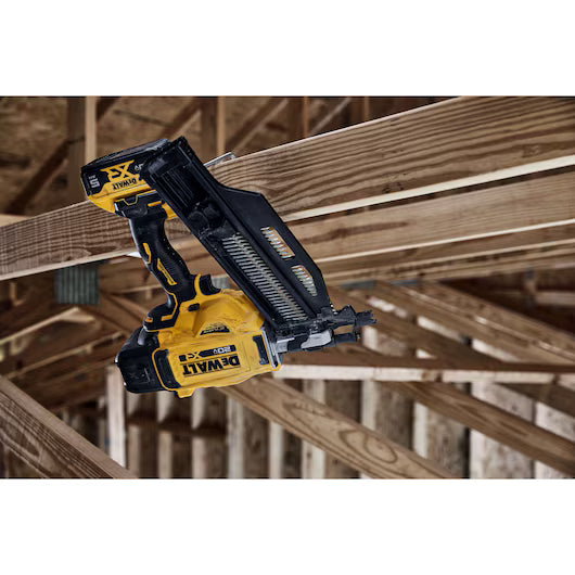 DEWALT DCN920P1 DEWALT® 20V MAX* Brushless Cordless 21° Plastic Framing Nailer Kit