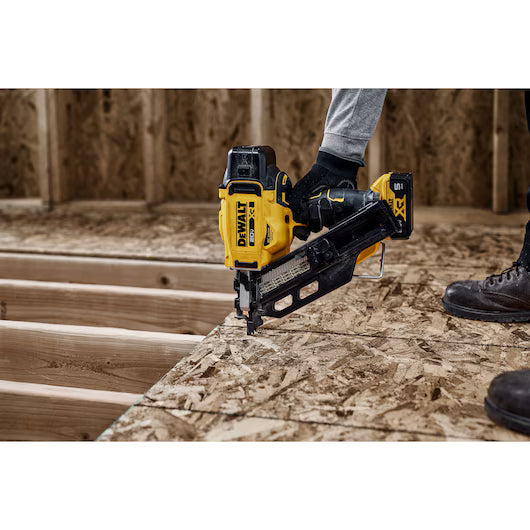 DEWALT DCN930P1 DEWALT® 20V MAX* Brushless Cordless 30° Paper Tape Framing Nailer Kit