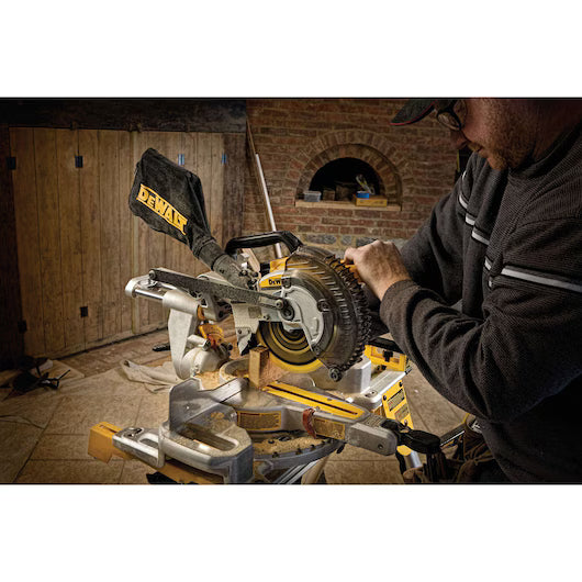 DEWALT DCS361M1 20V MAX* 7-1/4 in. Sliding Miter Saw Kit
