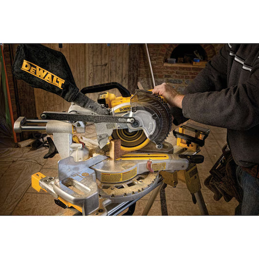 DEWALT DCS361M1 20V MAX* 7-1/4 in. Sliding Miter Saw Kit