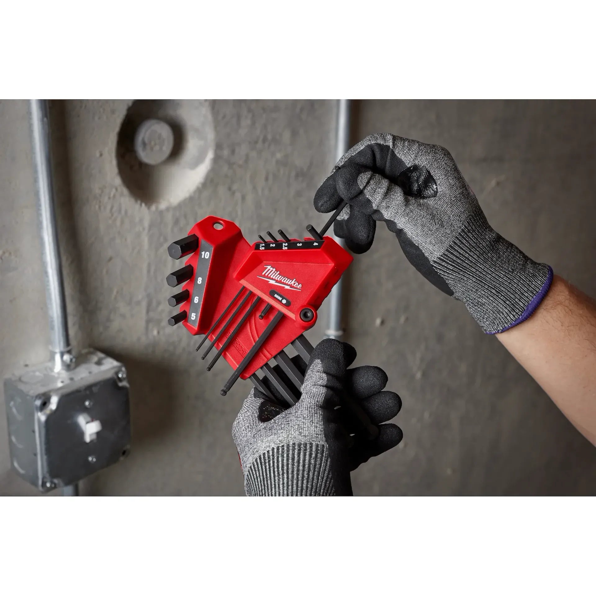 MILWAUKEE 48-22-2186 9-Key Ball End L-Style Hex Key Set - Metric