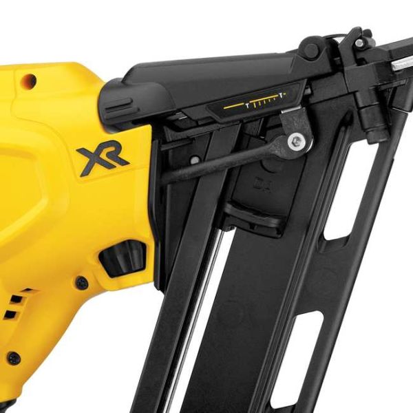 DEWALT DCN650B 20V MAX 15G ANGLED FINISH NAILER BARE