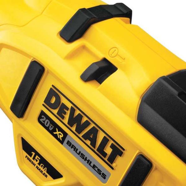 DEWALT DCN650B 20V MAX 15G ANGLED FINISH NAILER BARE
