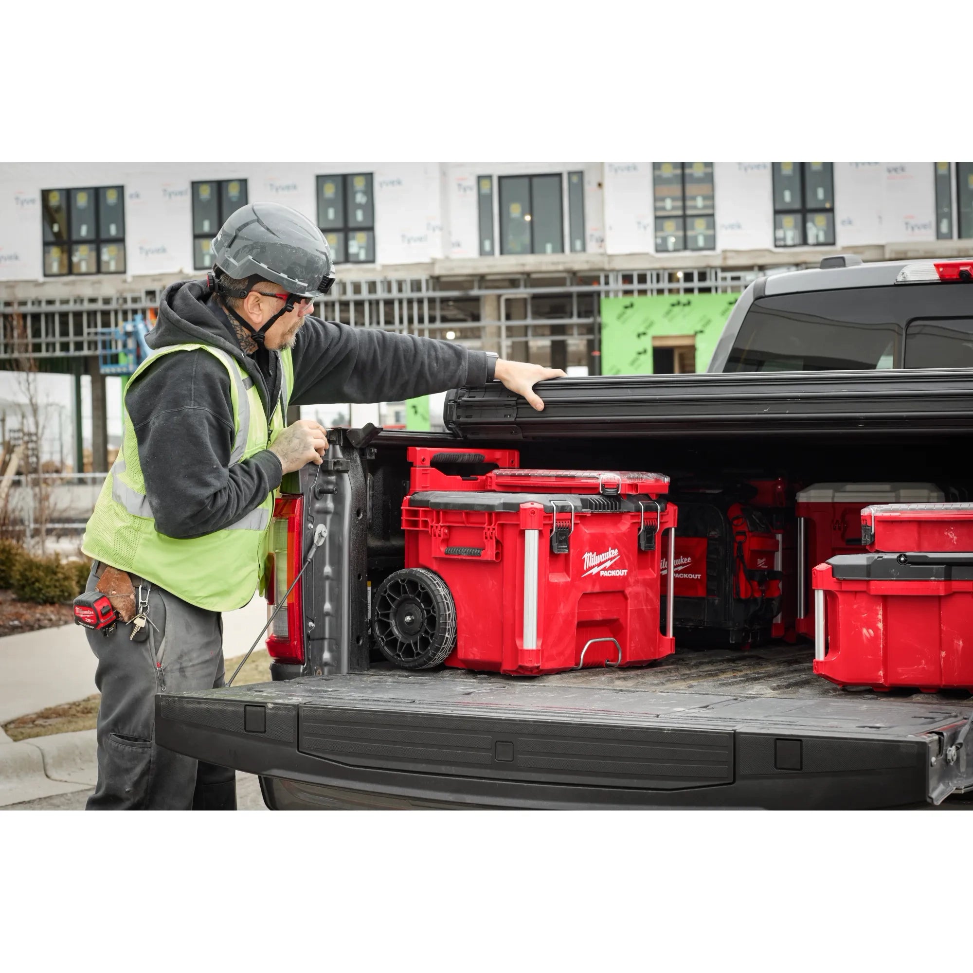 MILWAUKEE 48-22-8427 PACKOUT™ Rolling Tool Box
