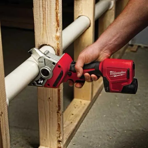 MILWAUKEE 2470-21 M12™ Plastic Pipe Shear Kit