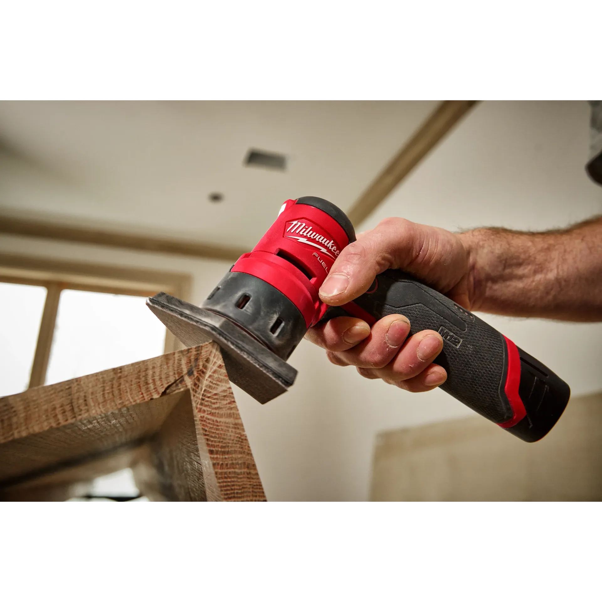 MILWAUKEE 2531-20 M12 FUEL™ Orbital Detail Sander (Tool Only)
