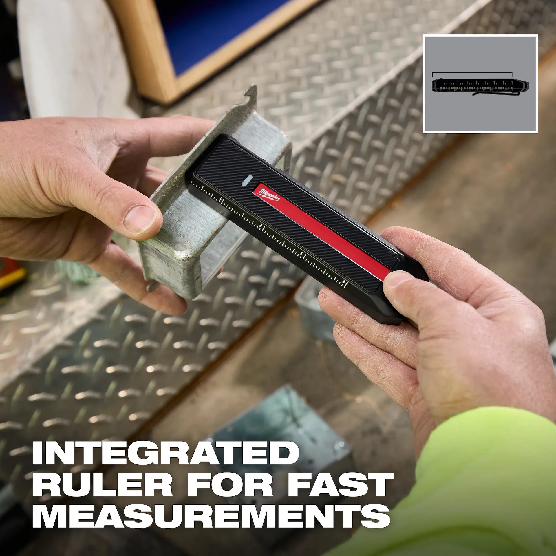 MILWAUKEE 2016R Milwaukee® Rechargeable Flat Flashlight w/ Green Laser