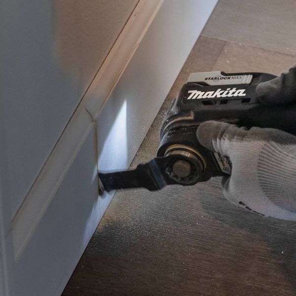 MAKITA XMT04ZB 18V LXT® Lithium‑Ion Sub‑Compact Brushless Cordless StarlockMax® Oscillating Multi‑Tool, Tool Only