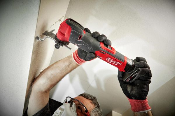 MILWAUKEE 2526-21XC M12 FUEL OSCILLATING MULTI-TOOL KIT