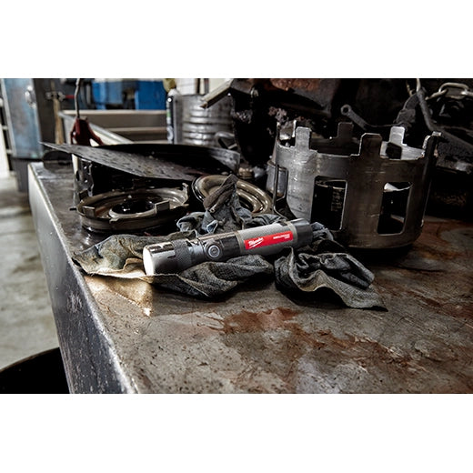 MILWAUKEE 2161-21 REDLITHIUM™ USB 1100L Twist Focus Flashlight