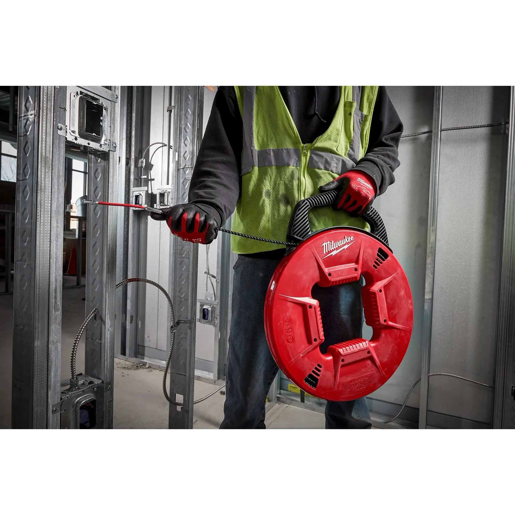MILWAUKEE 48-22-4197 200' Polyester Fish Tape w/ Flexible Metal Leader