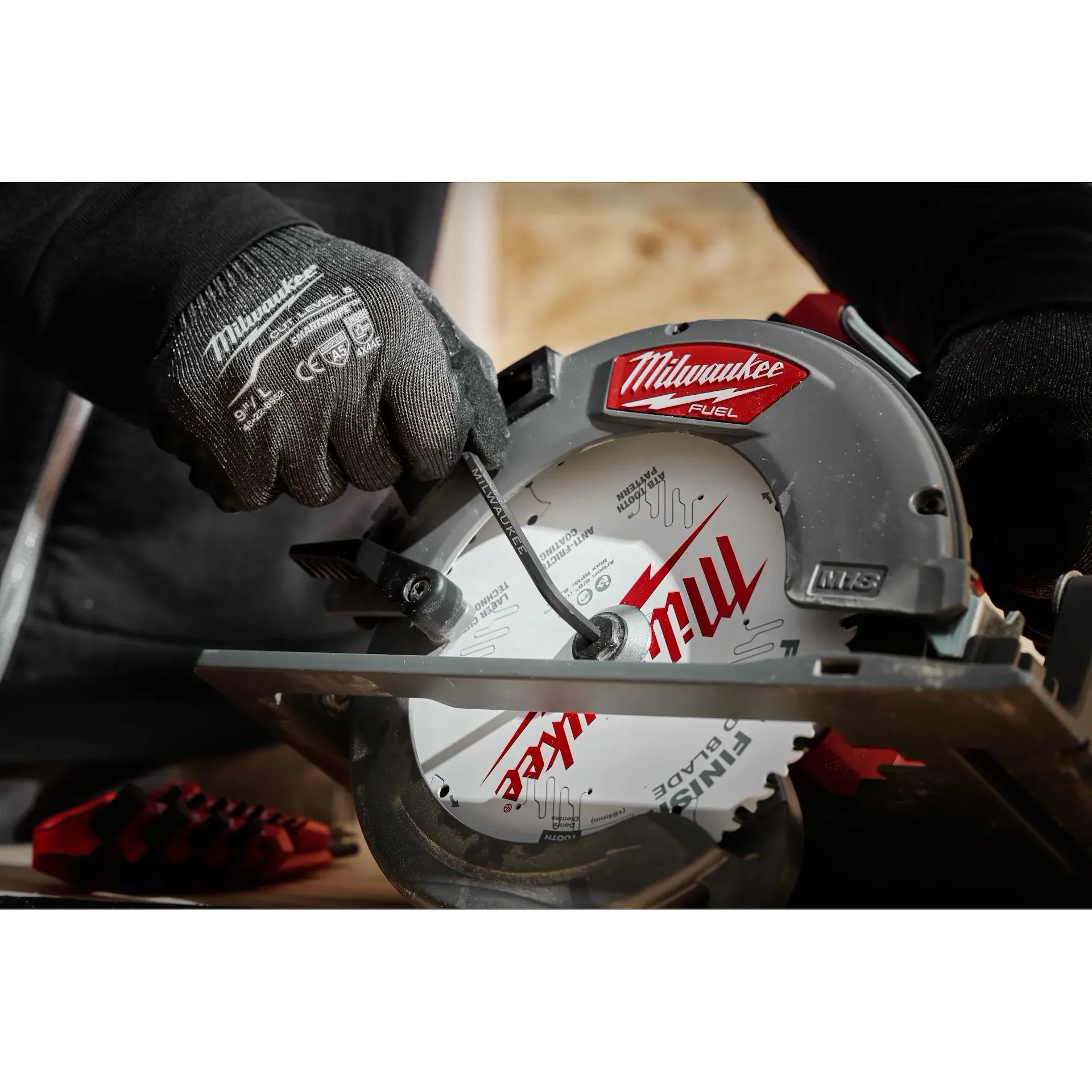 MILWAUKEE 48-22-2185 13-Key Ball End L-Style Hex Key Set - SAE