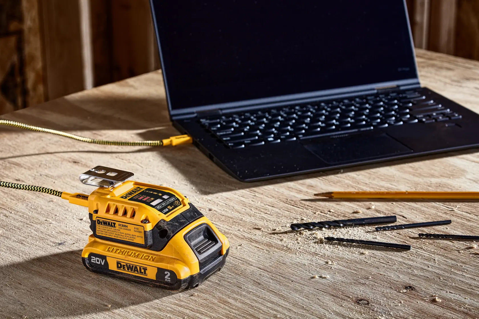DEWALT DCB094K 20V MAX*/Flexvolt 5 Amp Usb Charging Kit