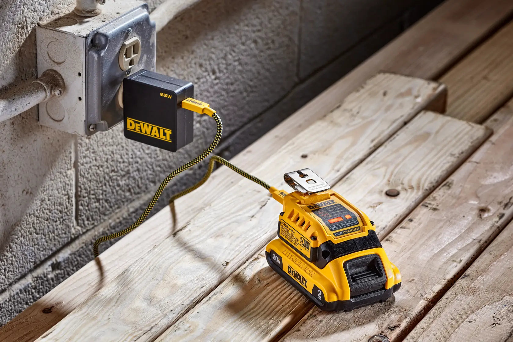DEWALT DCB094K 20V MAX*/Flexvolt 5 Amp Usb Charging Kit