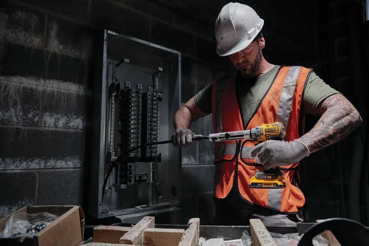 DEWALT DCE151TD1 20V MAX* XR® Cordless Cable Stripper Kit