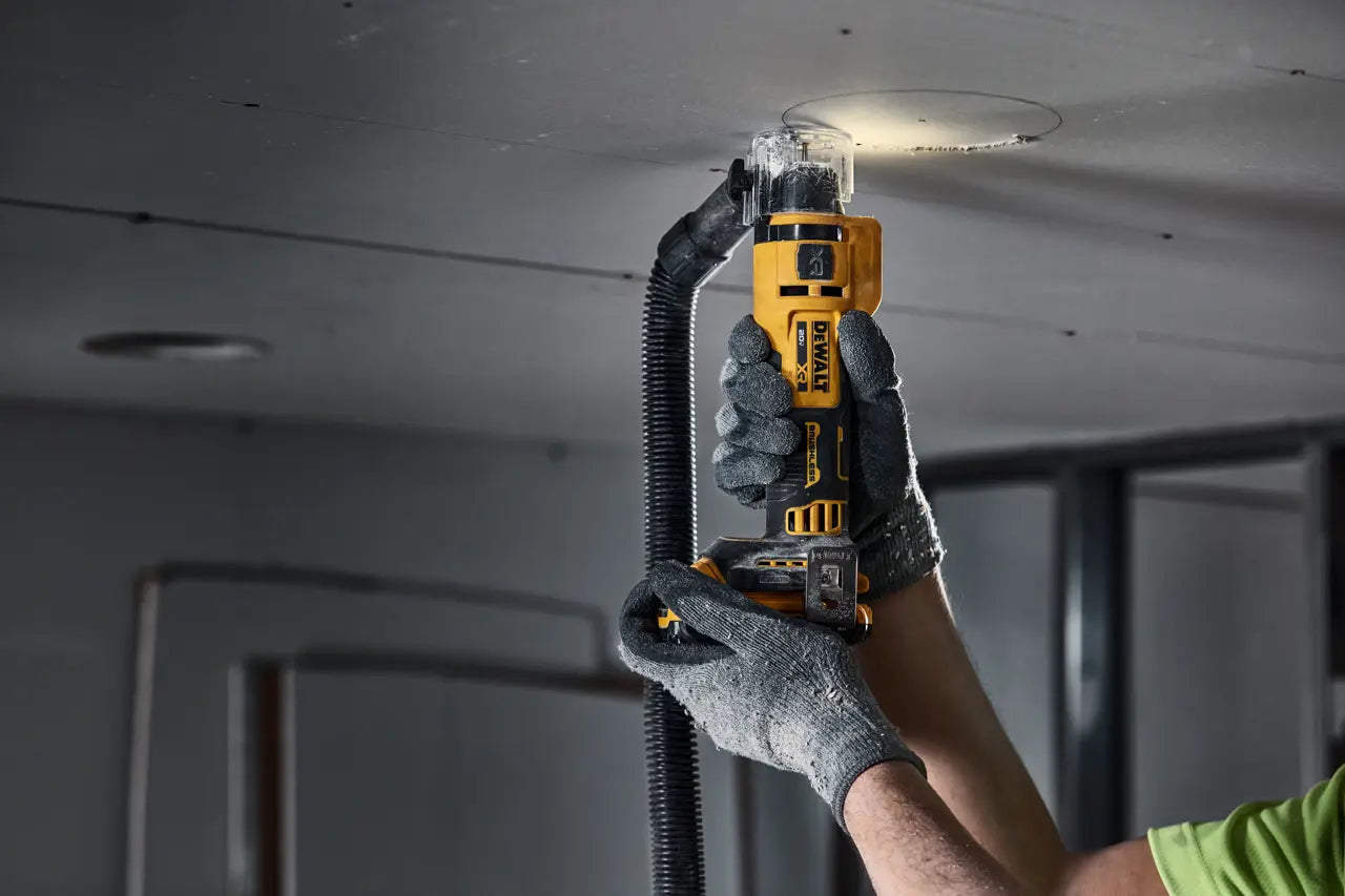 DEWALT DCE555D2 20V MAX* XR® Brushless Drywall Cut-Out Tool Kit
