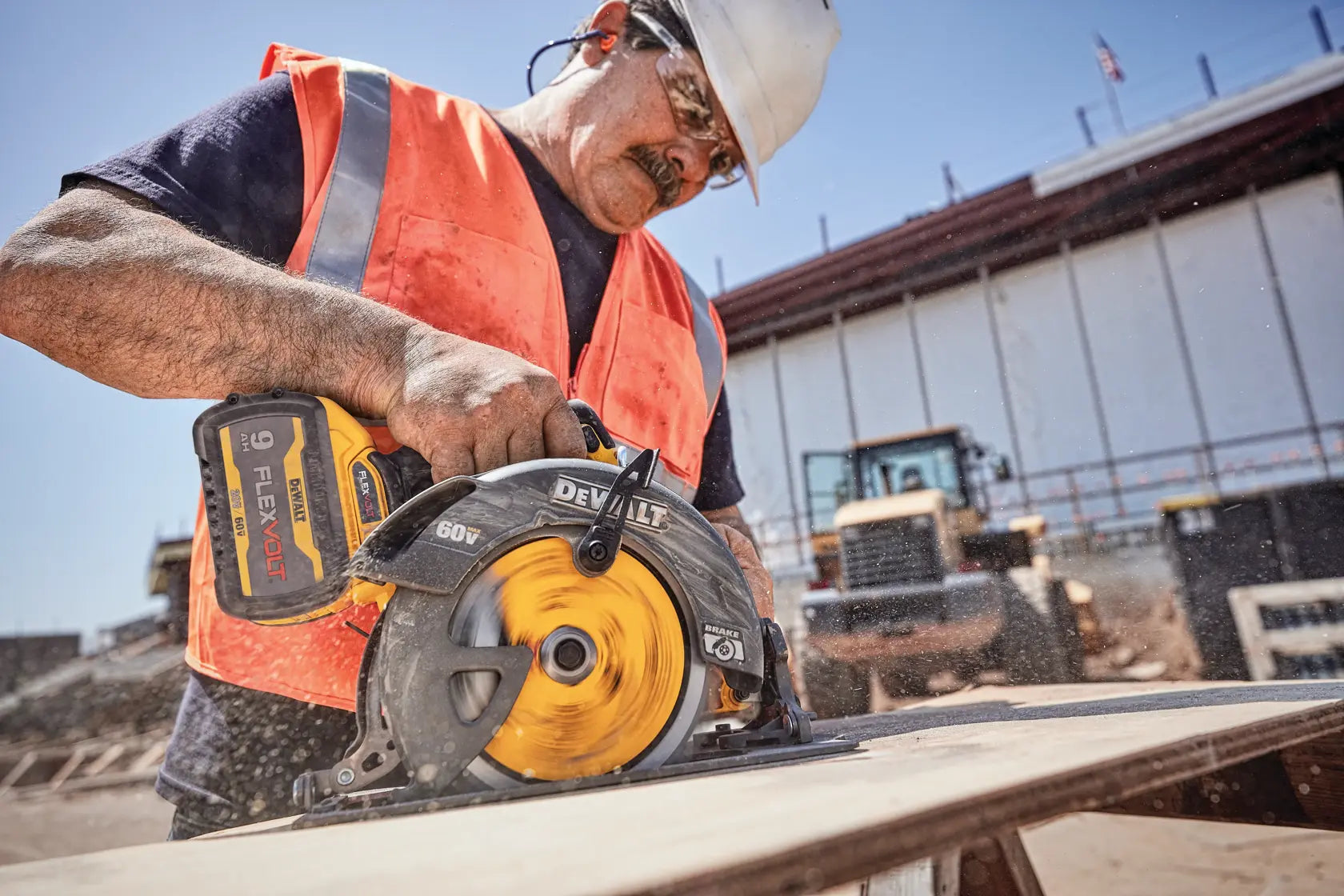 DEWALT DCS578B 60V MAX* Brushless Cordless 7-1/4-in. Circular Saw with Electronic Brake (Tool Only)
