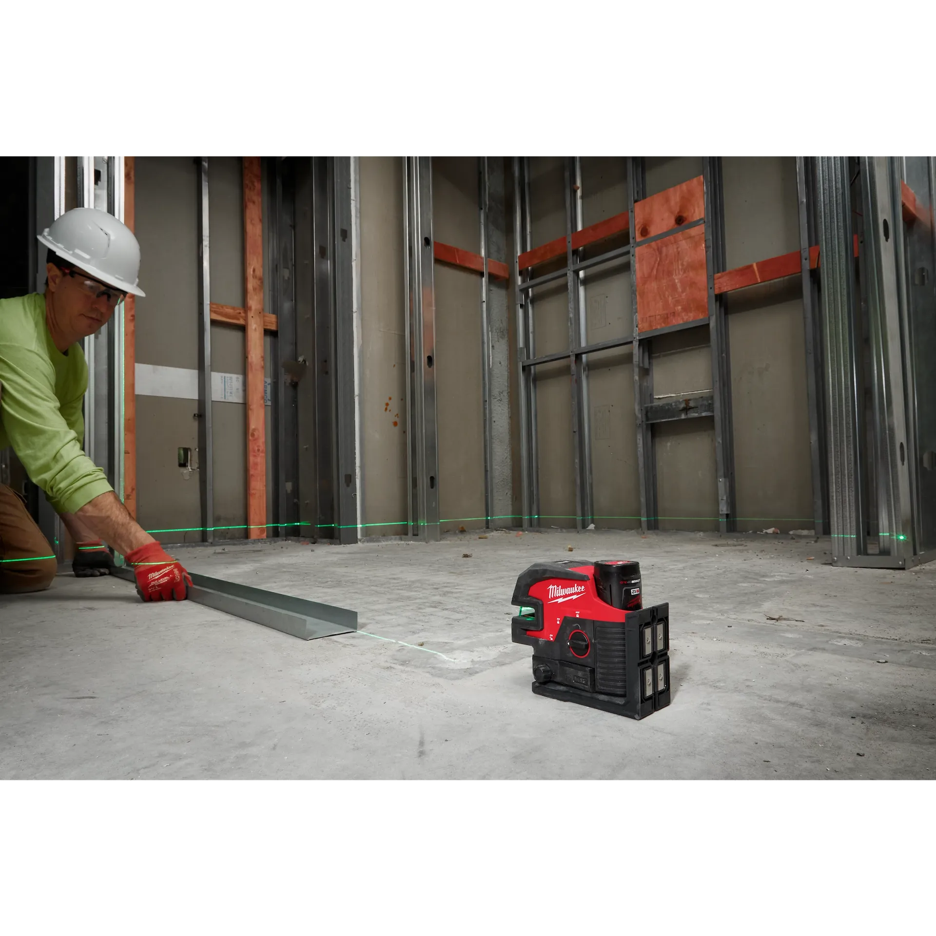 MILWAUKEE 3624-20 M12™ Green Laser – Cross Line & 4-Points (Tool Only)