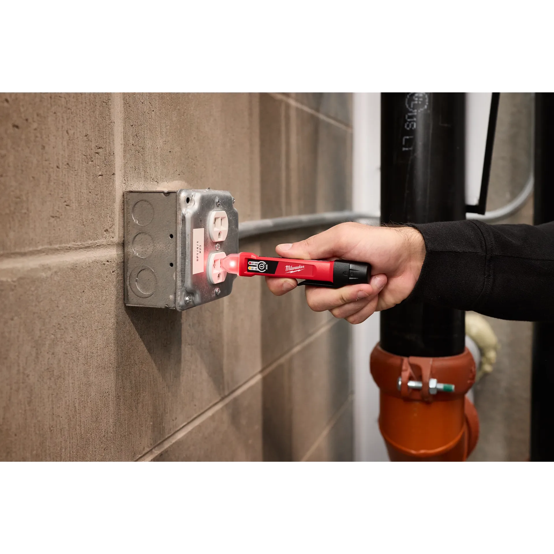 MILWAUKEE 3208-20 Dual Range Voltage Detector